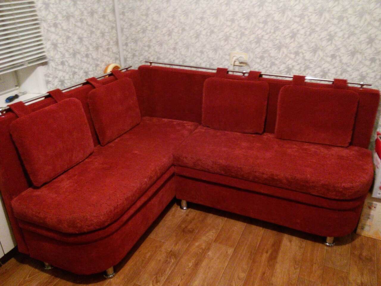 Сколько будет стоить перетяжка углового дивана