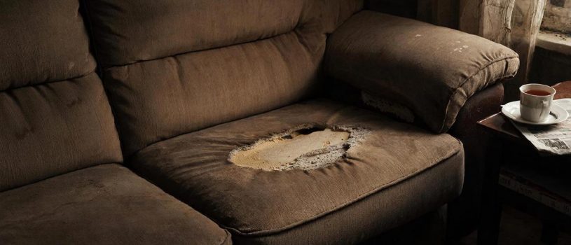 Ремонт порванной обивки дивана – методы восстановления